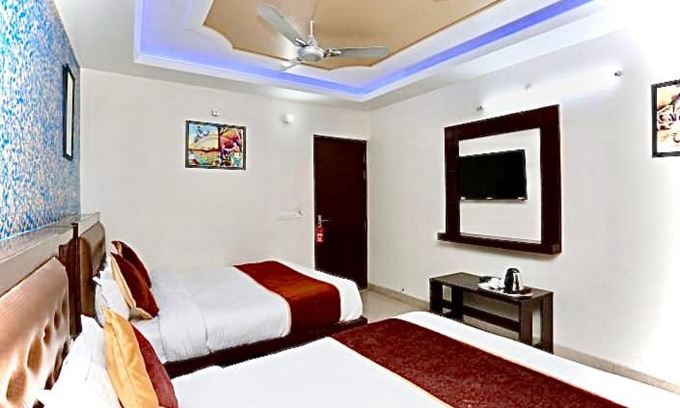 Agra Hotel | Hotel Blossom Residency family Stay
