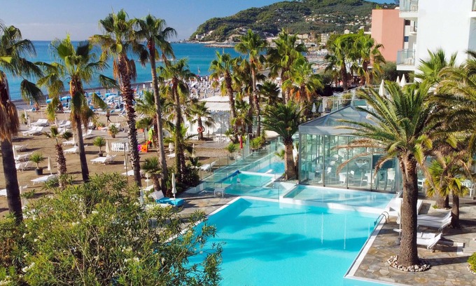 Diano Marina Hotel | Hotel Caravelle