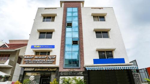 Nagarbhavi Hotel | Hotel Champion Grand - Nr Fortis Hospital, Nagarbhavi
