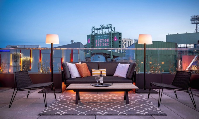 Fenway–Kenmore Hotel | Hotel Commonwealth
