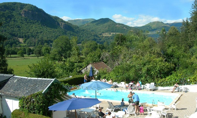 Vic-sur-Cere Hotel | Hotel des Bains et Résidences