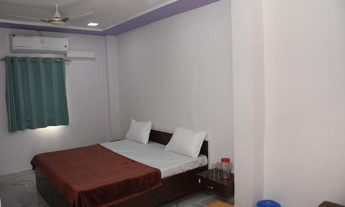 Bhat Hotel | Hotel Dwarkesh