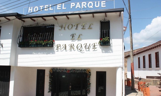 Fomeque Hotel | Hotel El Parque HR