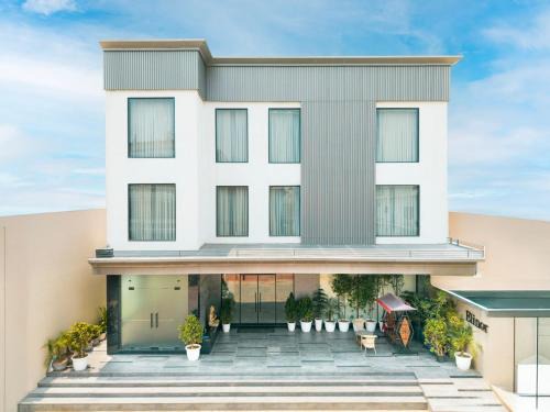 Agra Hotel | Hotel Elinor By Dazzling Hotels & Resorts