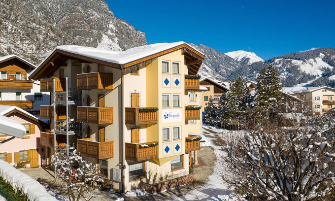 Ziano di Fiemme Hotel | Hotel Genzianella