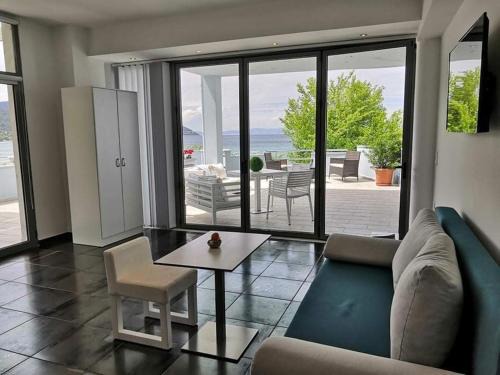 Thasos Town Apartment | Hotel George suite 1