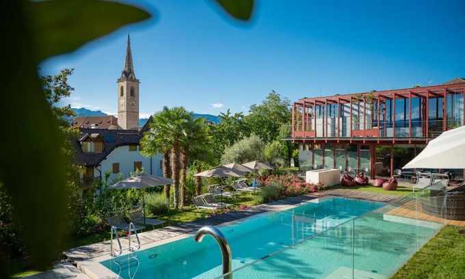 Caldaro Sulla Strada del Vino Hotel | Hotel Goldener Stern