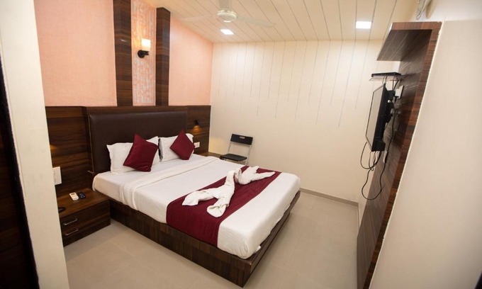 Andheri Hotel | Hotel J D Residency