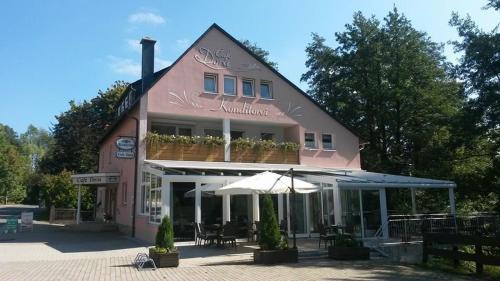 Muenchberg House | Hotel Konditorei Cafe Dora