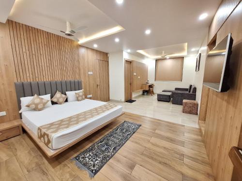 Kolar Road Hotel | Hotel Krishna Pride