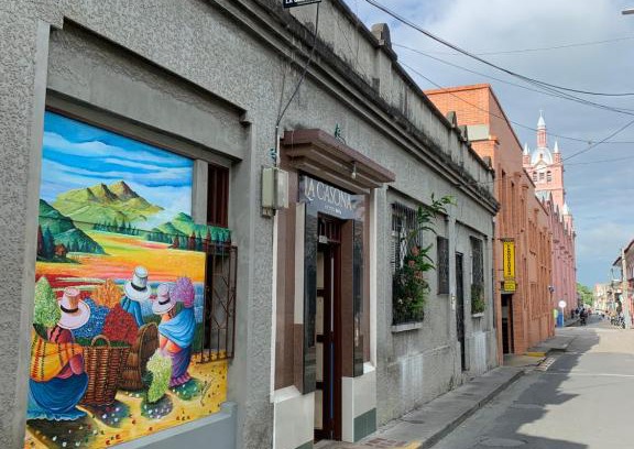 Guadalajara de Buga Hotel | HOTEL LA CASONA