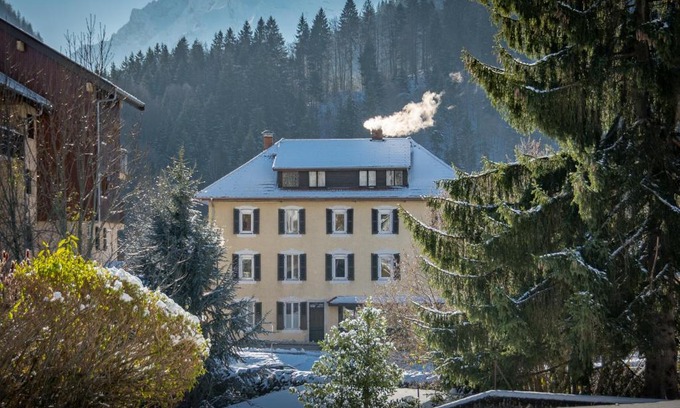 Saint-Jean-de-Sixt Hotel | Hotel Les Aravis