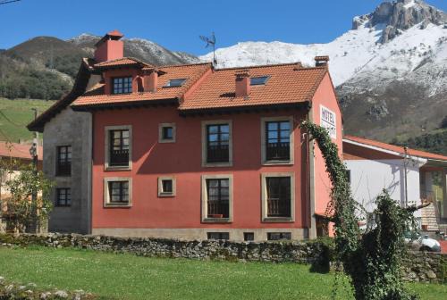 Arenas de Cabrales Hotel | Hotel Los Ángeles
