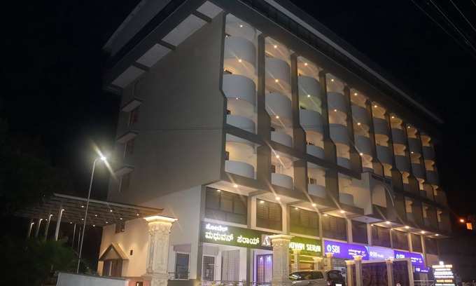 Manipal Hotel | Hotel Madhuvan Serai
