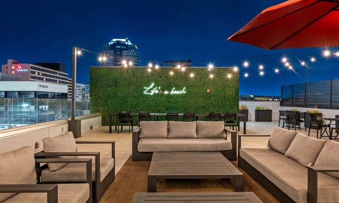 Downtown Long Beach Hotel | Hotel Mai Downtown Long Beach