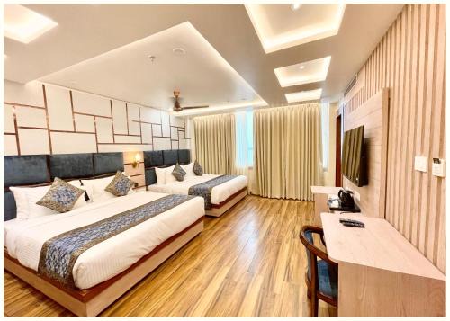 Kakarmatha House | HOTEL MANTAVYA ! PREMIUM Rooms, & Free Wi Fi Near Kashi Vishwanath Temple BEST HOTEL