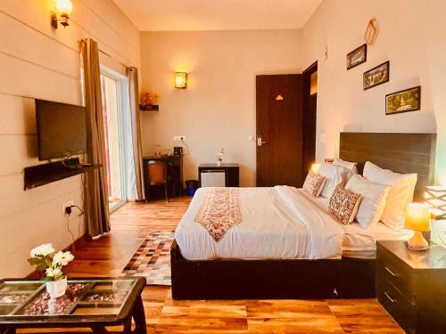 Ramanuj Ganj Hotel | Hotel Meena Laxmi Inn