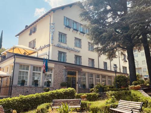 Lizzano in Belvedere Hotel | Hotel Montepizzo
