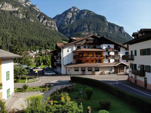 Ziano di Fiemme Hotel | Hotel Nele