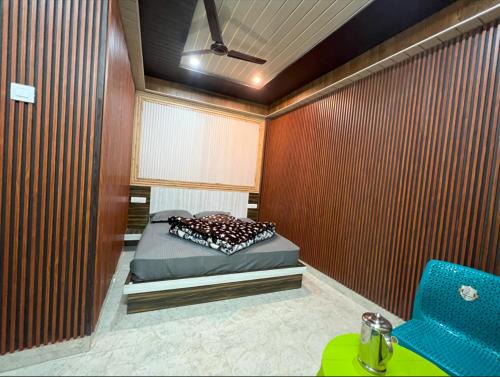 Gobind Dham Hotel | Hotel New Nandi by Bookmytournow