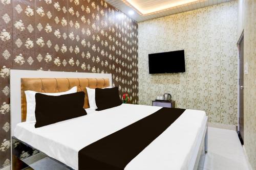 Allahabad Hotel | Hotel O Radha kunj By Namasya Retreat International