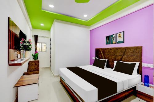 Ahmedabad Hotel | Hotel O Shaligram