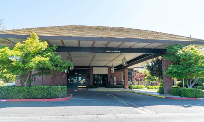 Fresno Hotel | Hotel Piccadilly