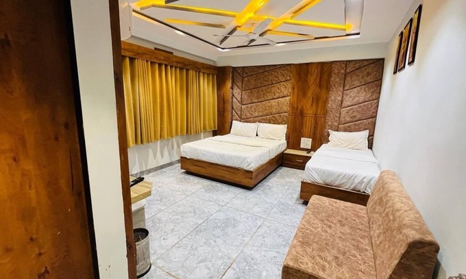 Ellis Bridge Hotel | Hotel Planet Villa