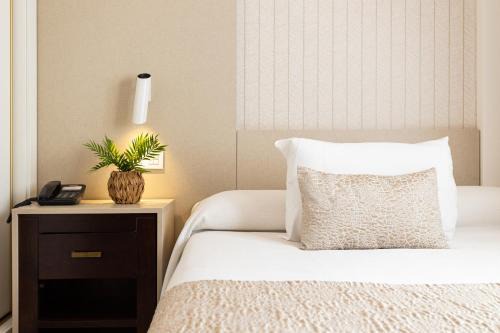 Campanillas Hotel | Hotel Plaza Del Castillo