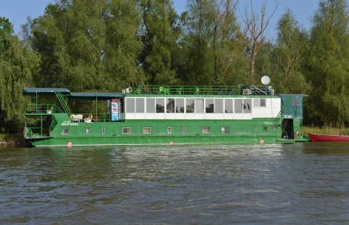 Uzlina Boat Rental | Hotel Plutitor Kingfisher