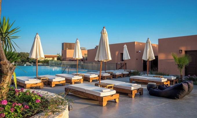 Piskopiano Hotel | Hotel Pyriá