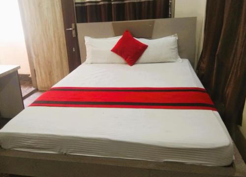 Ballygunge House | Hotel Raj DUNIYA GUEST House Kalighat WB With AC OR NON AC Room