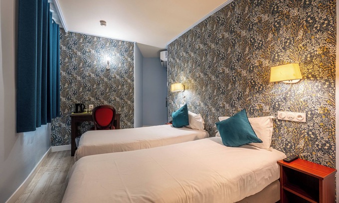 Combat Hotel | Hotel Relais Bergson