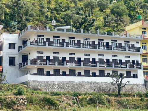 Rajgarhi Hotel | Hotel Rest and Bite