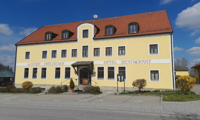 Neuburg am Inn Hotel | Hotel-Restaurant Kreuzhuber