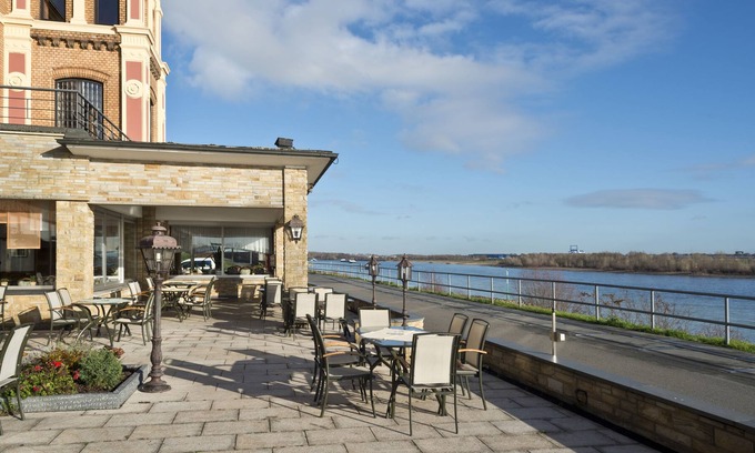 Wesel Hotel | Hotel-Restaurant Wacht am Rhein