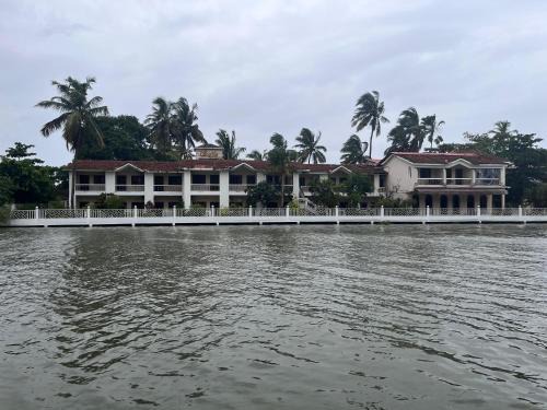Baga Bed & Breakfast | Hotel Riverside