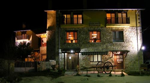 Navarredonda de Gredos Hotel | Hotel Rural La Dehesilla