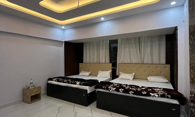 Misrikh Hotel | Hotel S.K Atithi Bhawan
