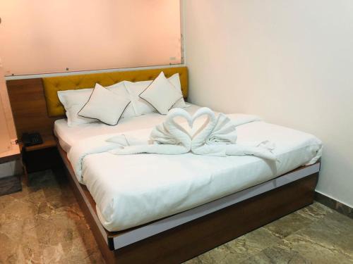 Surat Hotel | Hotel Santeria Inn, Best Luxurious Hotel AC Rooms In Surat
