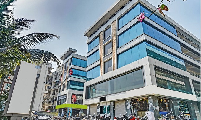 Surat Hotel | Hotel Santeria Inn