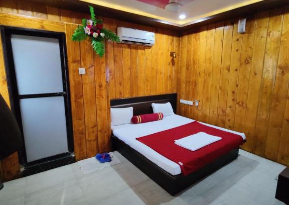 Halol House | Hotel sara palace
