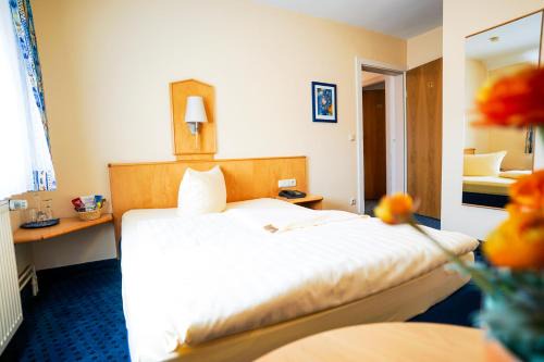 Neu-Isenburg Bed & Breakfast | Hotel Sauer Garni
