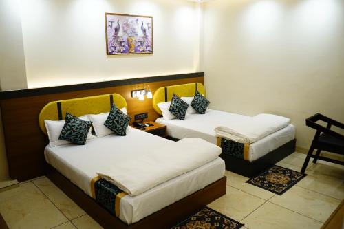Gaya Hotel | Hotel Shakuntla Palace - 400 Meters away from Vishnu Pad Temple 7 mins walk