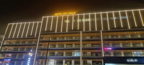 Ahmedabad Apartment | Hotel Sky Gold