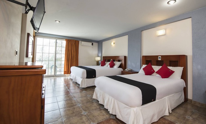Irapuato Hotel | Hotel Suites de Reyes