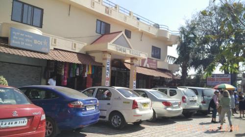 Kamalapur Hotel | Hotel Varsha Hampi