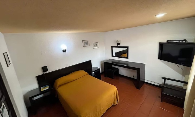 Morelia Hotel | Hotel Villa Capri, 1 cama doble 2 Huéspedes