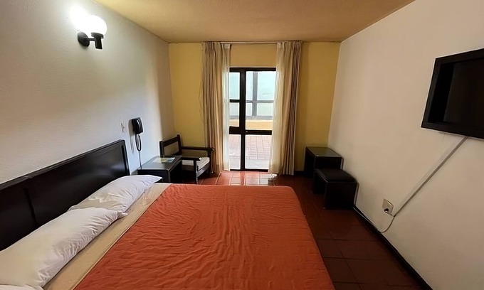 Morelia Apartment | Hotel Villa Capri, 1 triple bed 4 Guests