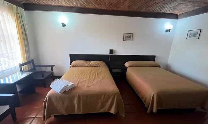 Morelia Apartment | Hotel Villa Capri, 2 double beds 4 Guests